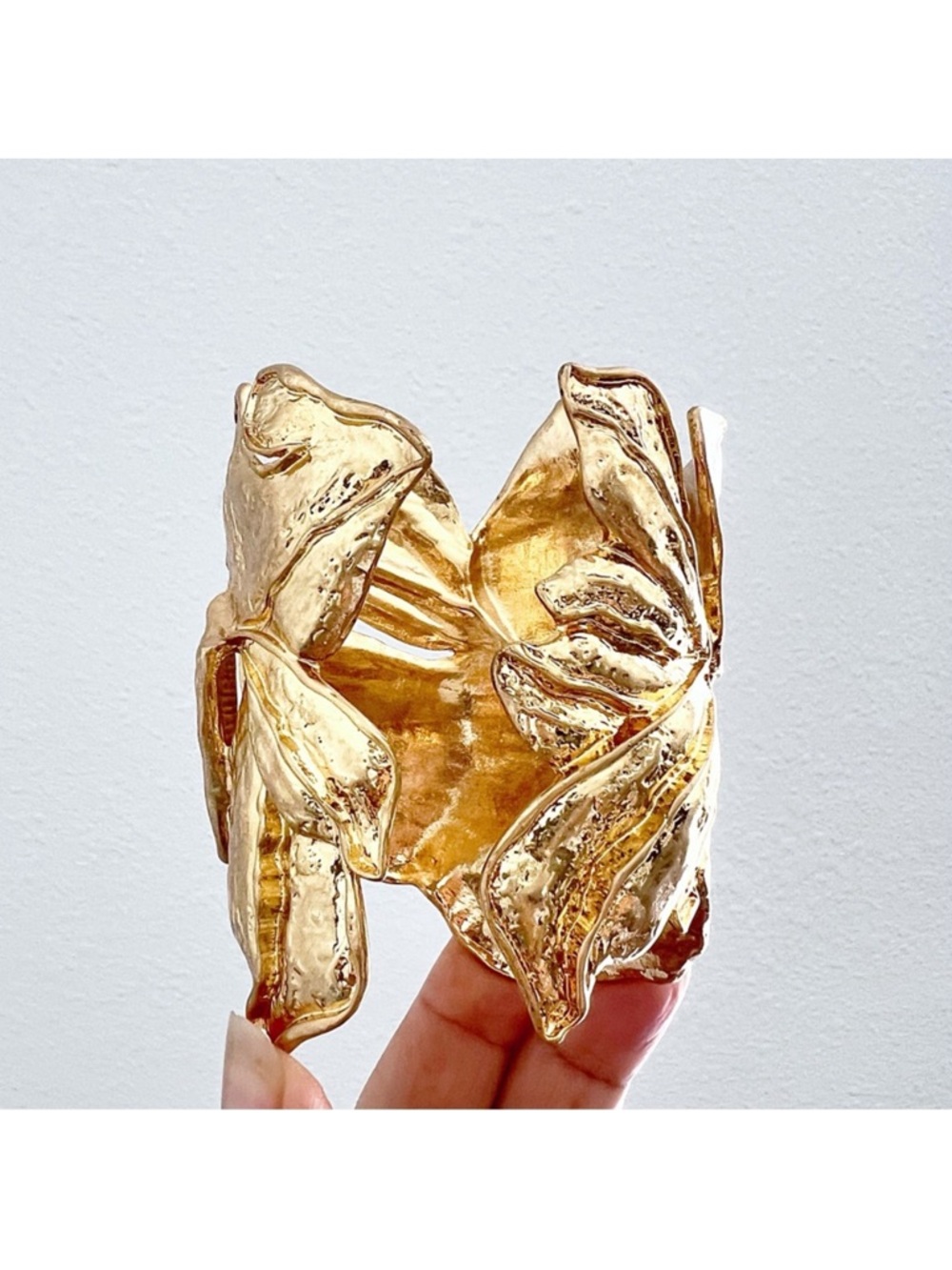 Zara Large Gold Leaf Armband Clasp Bracelet